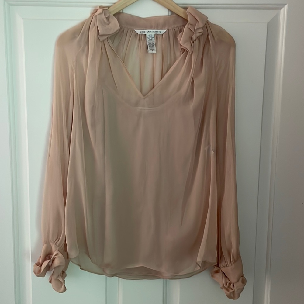 DVF blush long sleeve V neck with silk clip in cami.